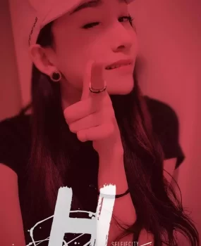 她家【服装店】缺个临时老板