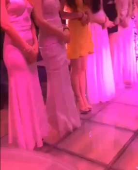 精品美女兼职，大劈叉小劈叉老汉推车倒挂蜡